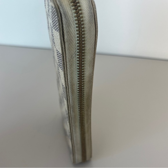 Louis Vuitton Damier Azure Zippy Wallet - Picture 5 of 10